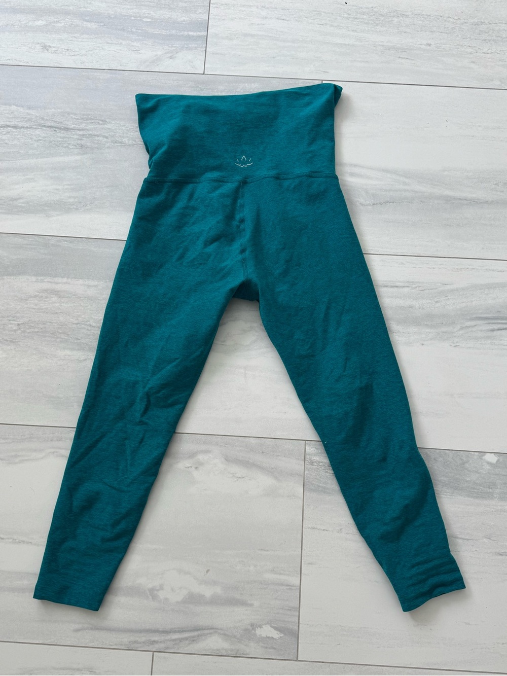 Beyond the Bump Teal High-Waist Cropped Maternity Leggings
